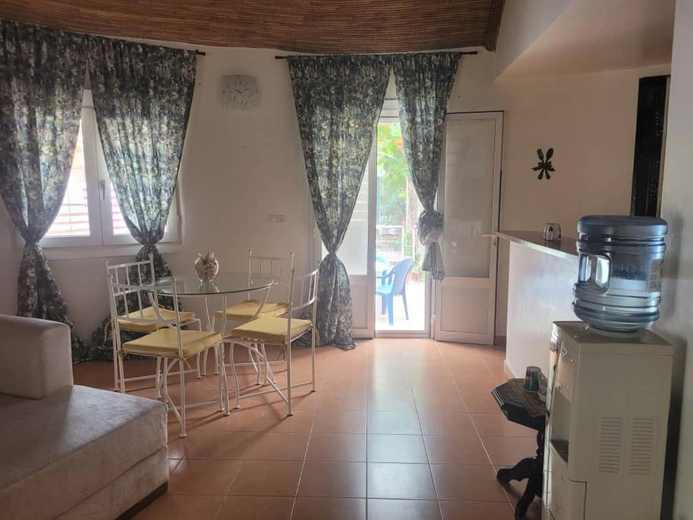 Villa Bord De Mer Avec Piscine Sali Tapé Exteriér fotografie