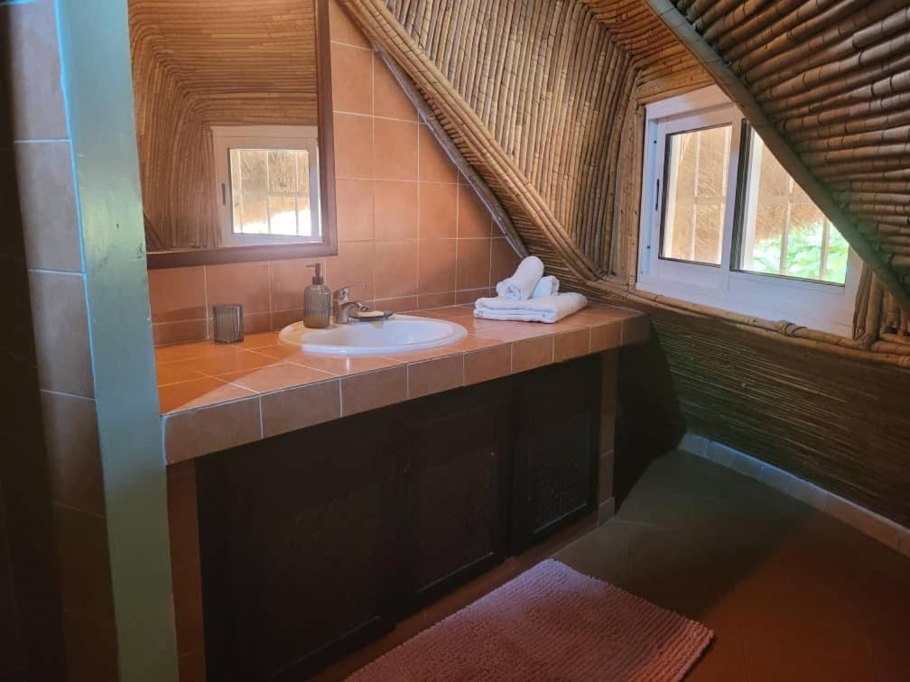 Villa Bord De Mer Avec Piscine Sali Tapé Exteriér fotografie